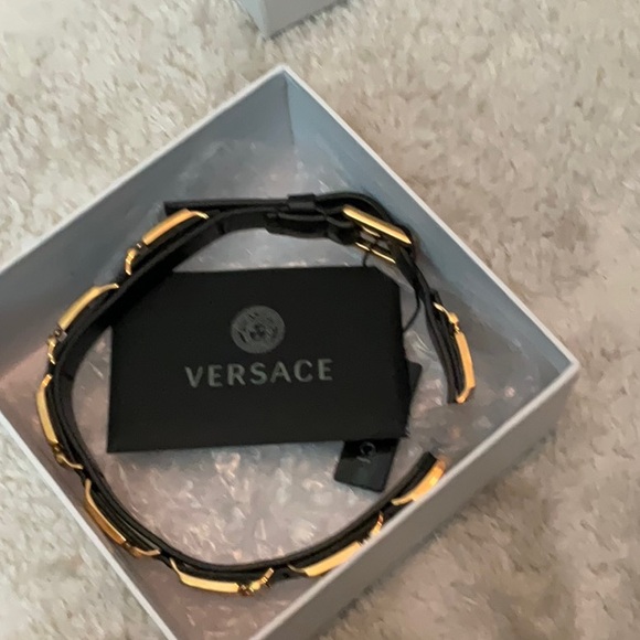 NWT Versace Greca Leather Metal Chocker! - Picture 9 of 15